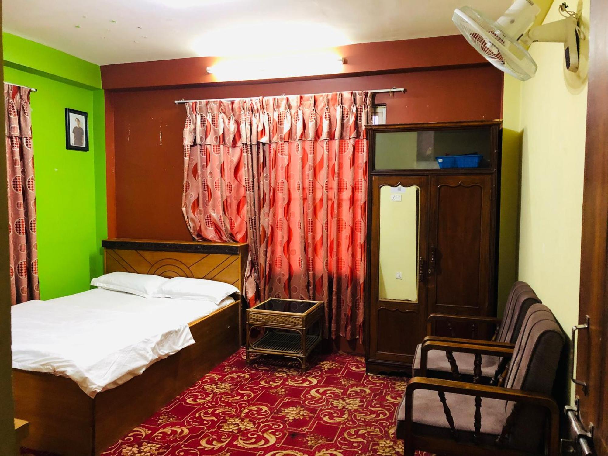 Sara'S Backpackers Hotel Katmandu Eksteriør billede